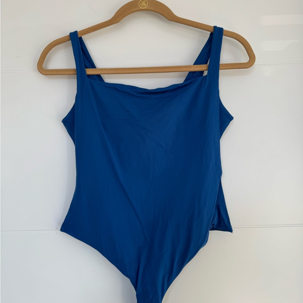 SKIMS fits everyone square neck bodysuit
